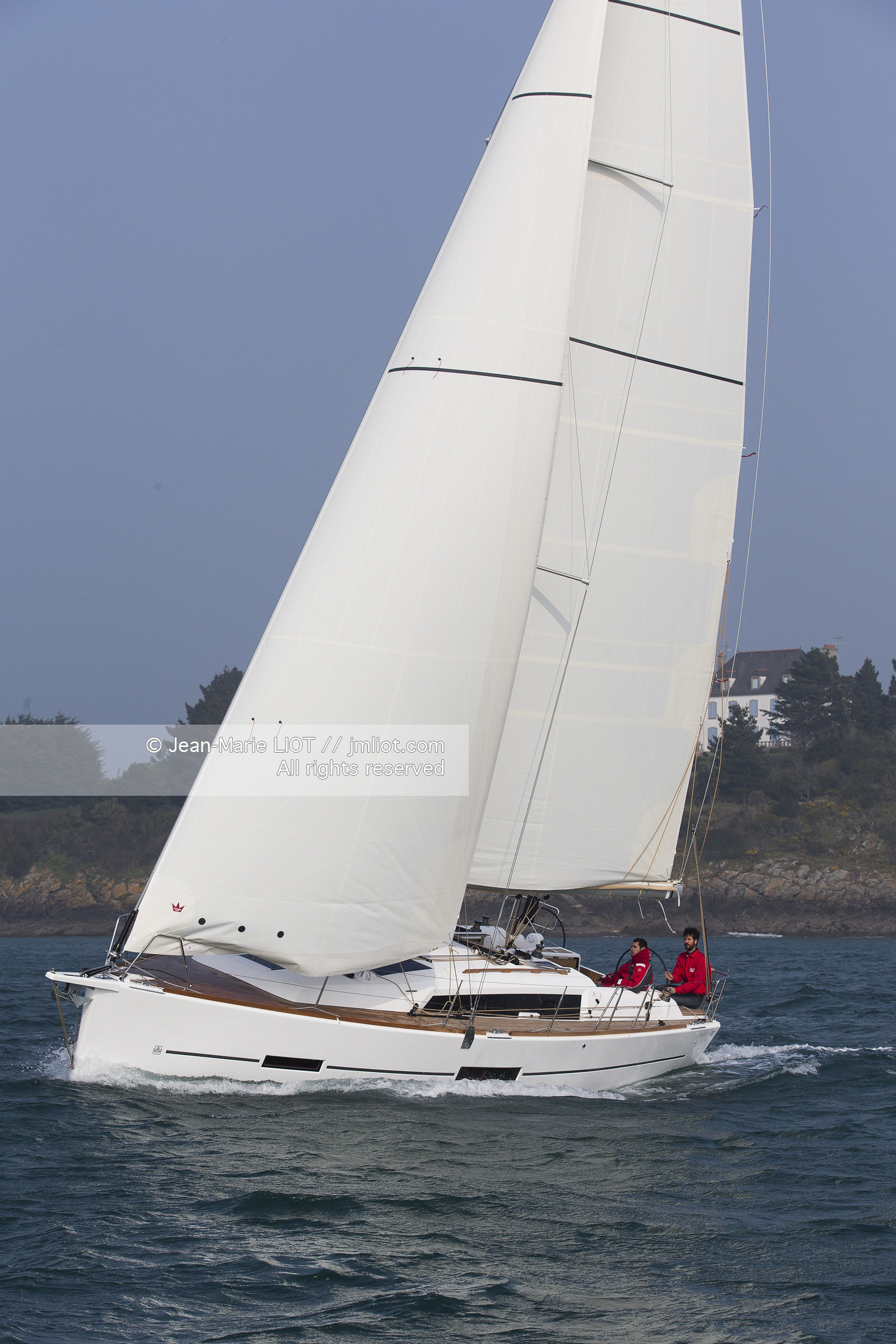 VOILE MAGAZINE - 100 MILLES A BORD