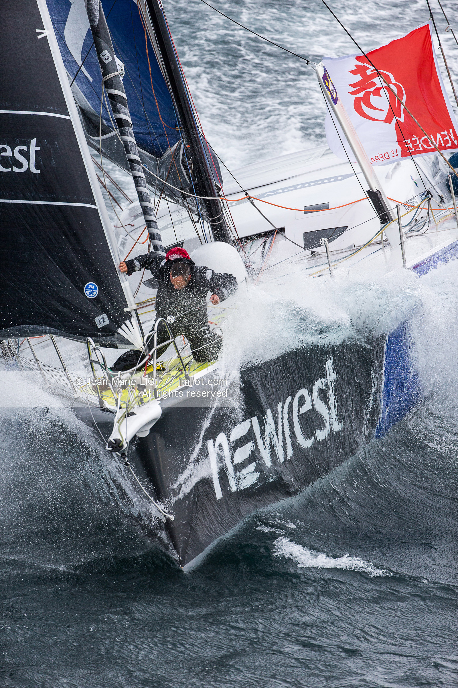 FABRICE AMEDEO - NEWREST-MATMUT - VENDEE GLOBE 2016-2017