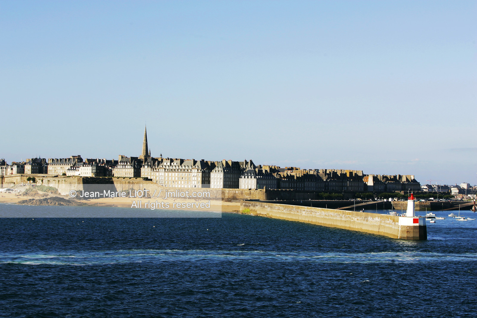 PHOTO © JEAN-MARIE LIOT