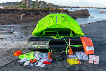 RADEAUX DE SURVIE - COMPARATIF