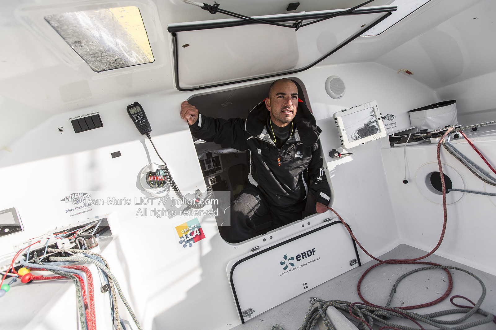 DES PIEDS ET DES MAINS - DAMIEN SEGUIN