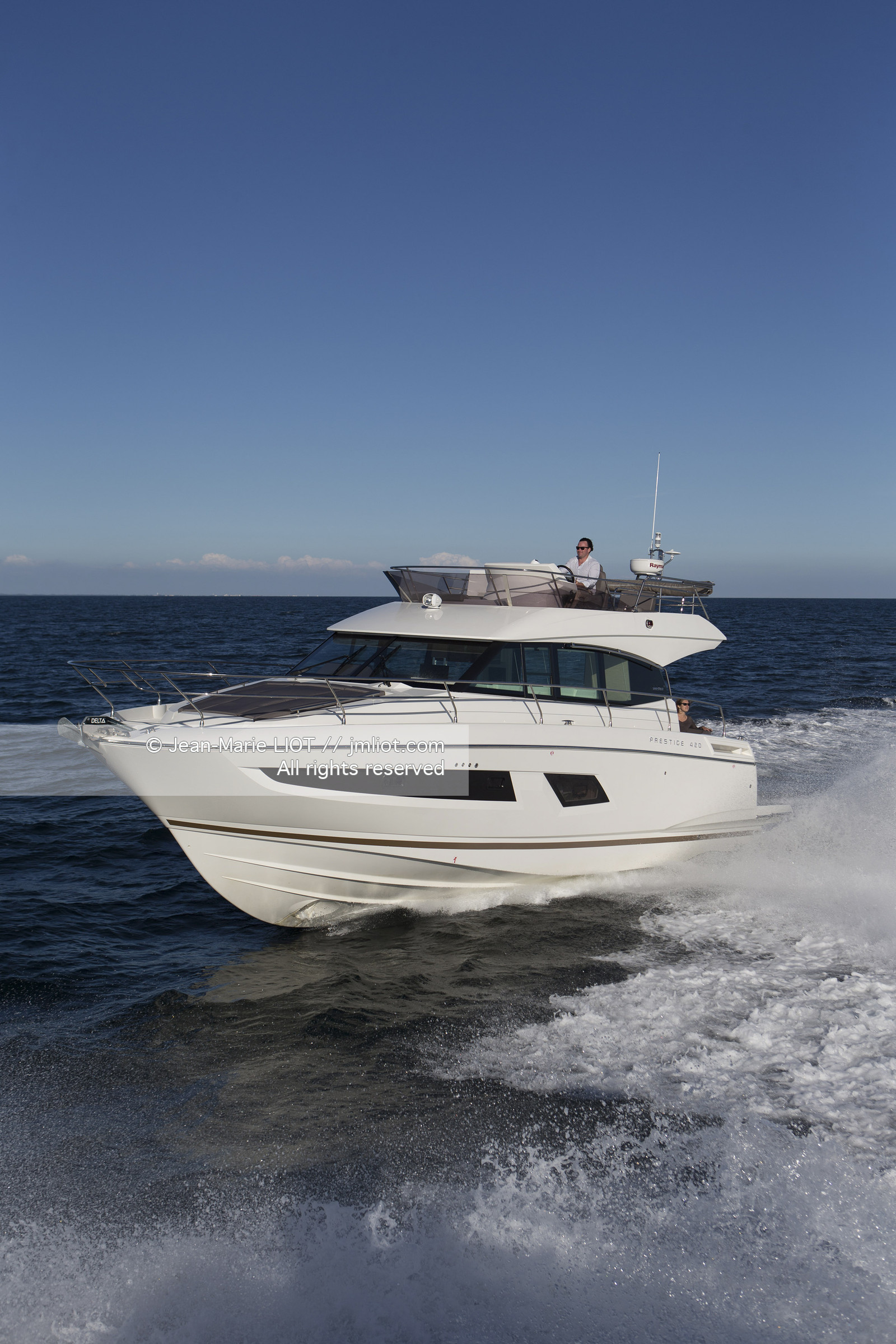 PRESTIGE 420 - PRESTIGE YACHTS