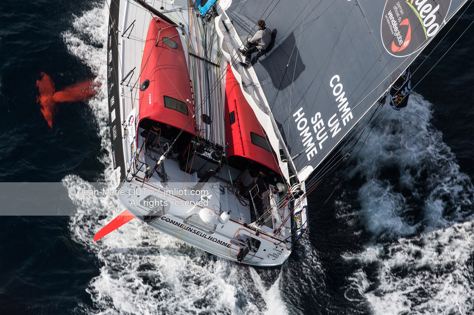 ERIC BELLION - COMME UN SEUL HOMME - VENDEE GLOBE 2016-2017