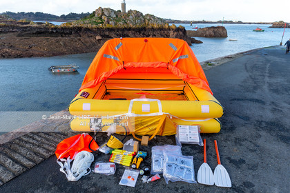 RADEAUX DE SURVIE - COMPARATIF