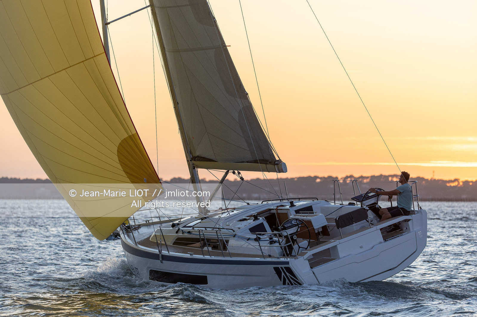 DUFOUR YACHTS 2022 - DUFOUR 37