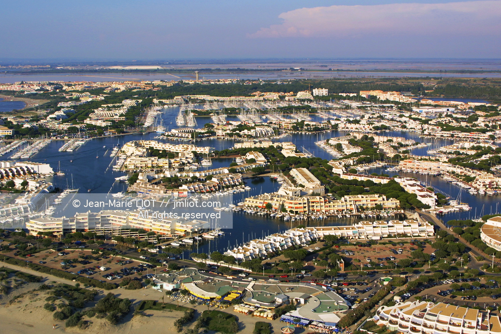 Port Camargue, situé sur la commune du Grau-du-Roi est l'un des plus grands ports de plaisance d'Europe..photo © Jean-Marie Liot.
