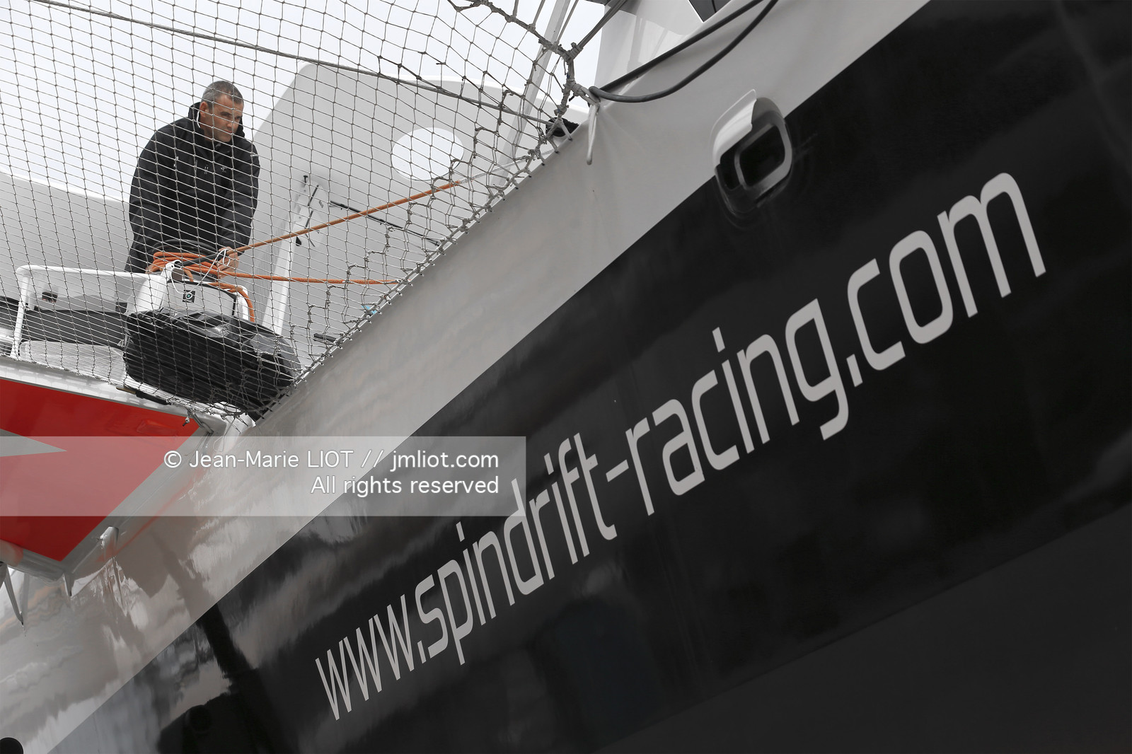 Maxi-Triimaran Spindrift 2 Launching