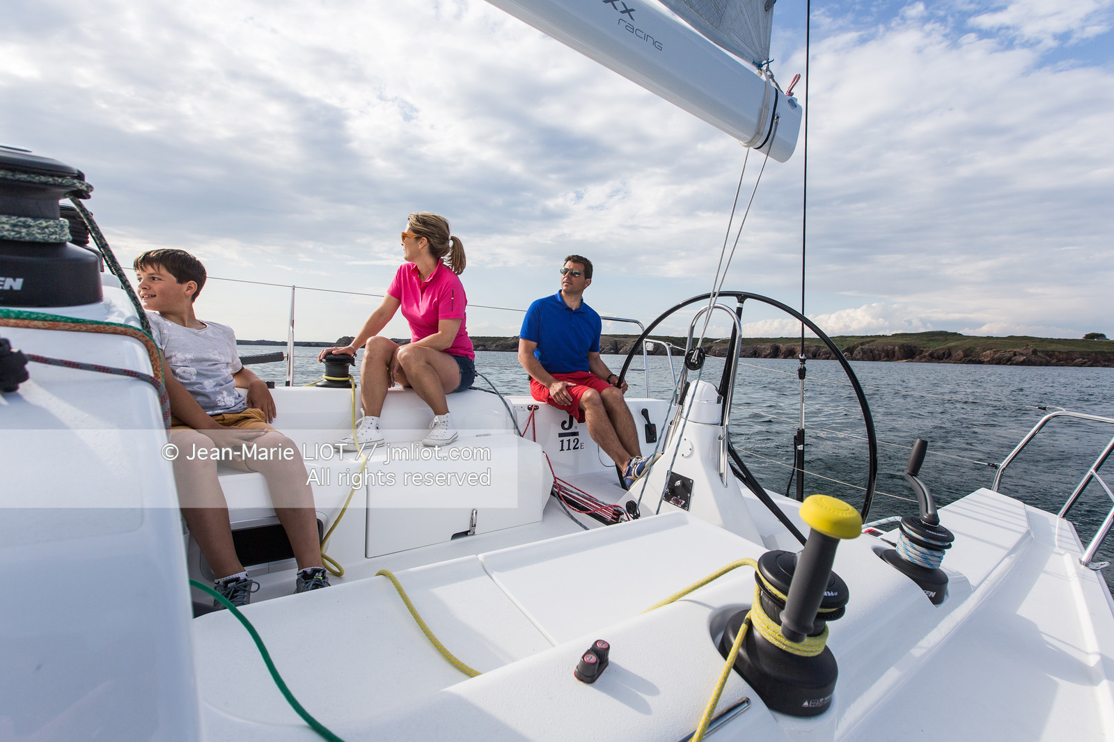 J COMPOSITES 2016 - J112E