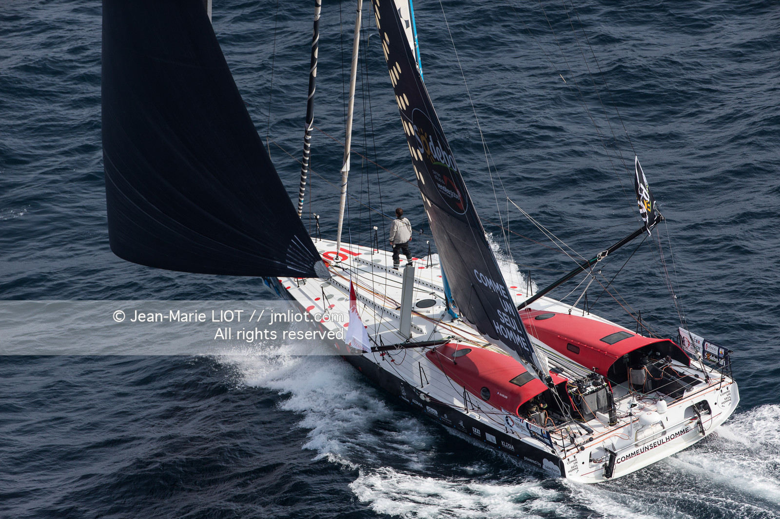 VENDEE GLOBE 2016-2017 - ERIC BELLION - COMME UN SEUL HOMME