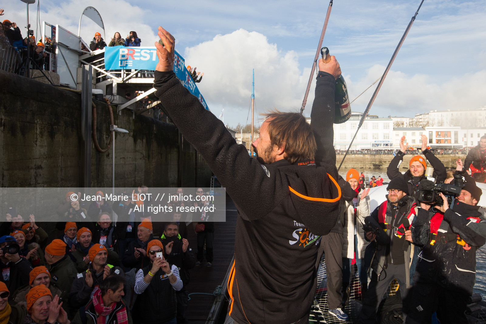 THOMAS COVILLE - RECORD AUTOUR DU MONDE EN MULTICOQUE EN SOLITAIRE 2016