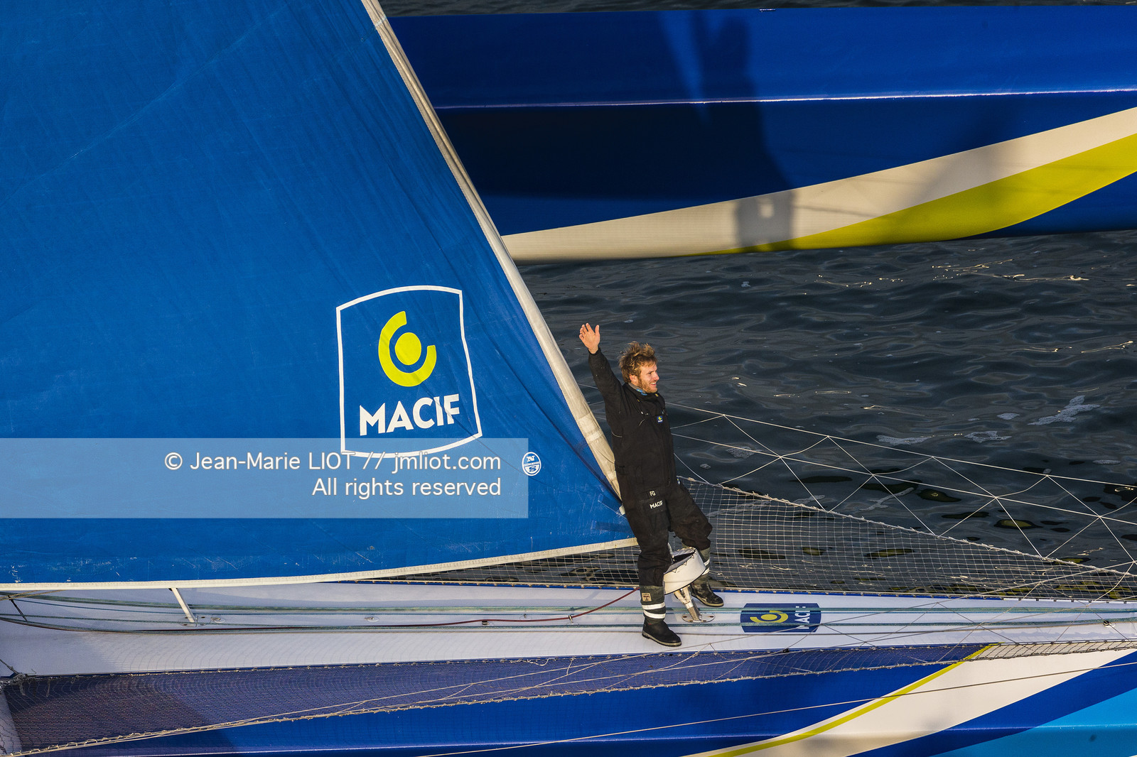 TRIMARAN MACIF - FRANCOIS GABART - RECORD DU TOUR DU MONDE EN SOLITAIRE SANS ESCALE