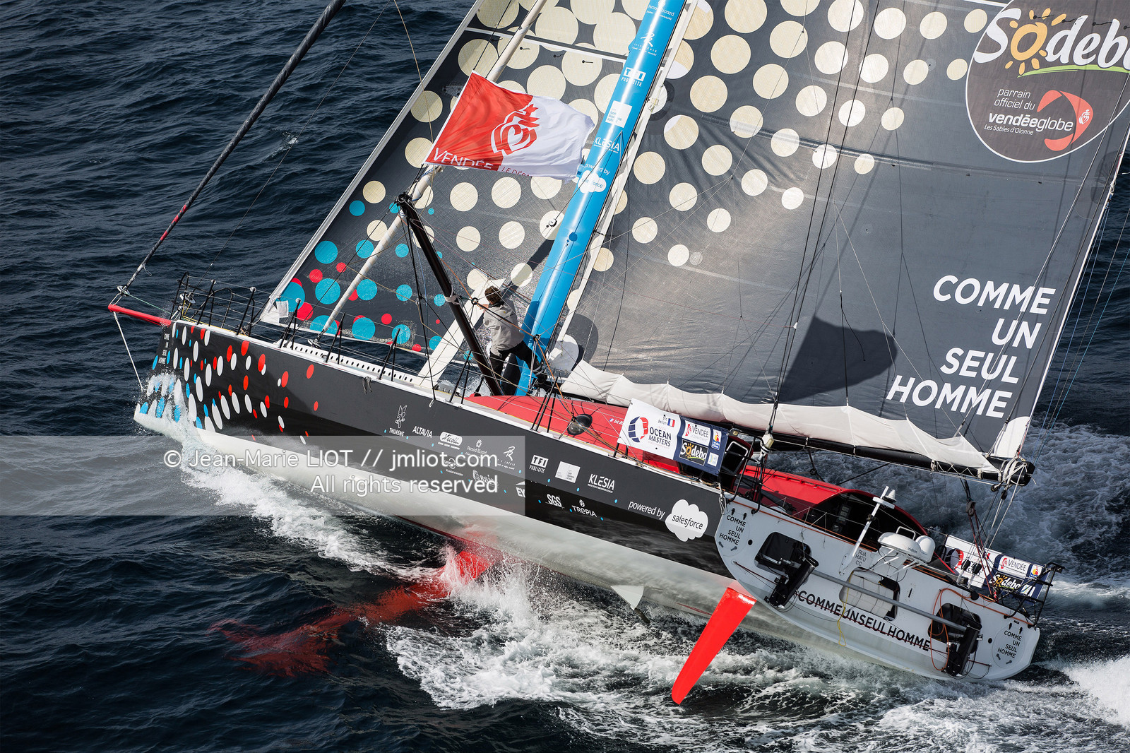 ERIC BELLION - COMME UN SEUL HOMME - VENDEE GLOBE 2016-2017