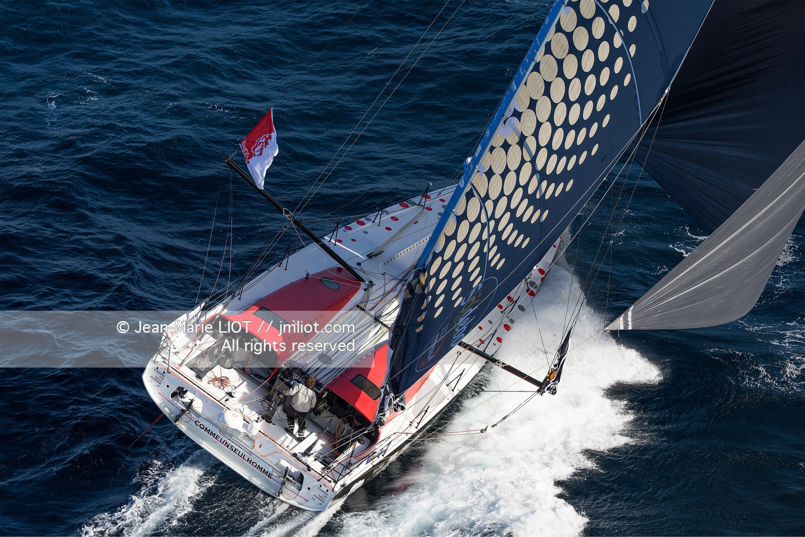 ERIC BELLION - COMME UN SEUL HOMME - VENDEE GLOBE 2016-2017