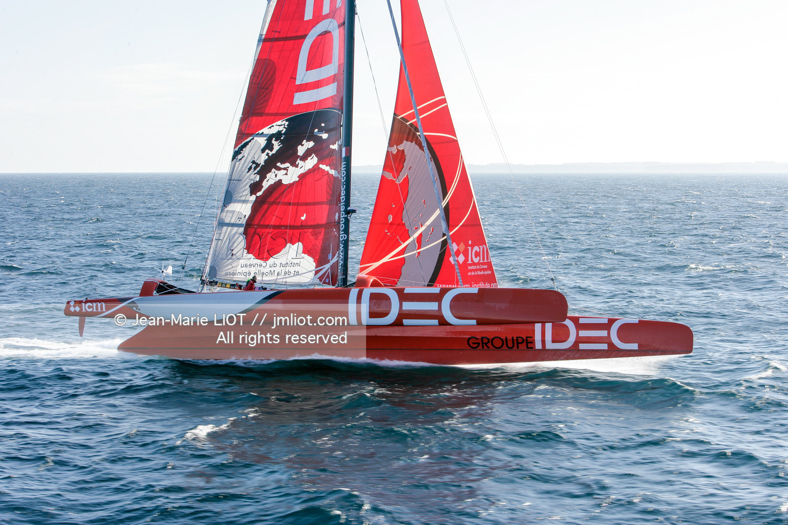 FRANCIS JOYON A L'ENTRAINEMENT SUR IDEC