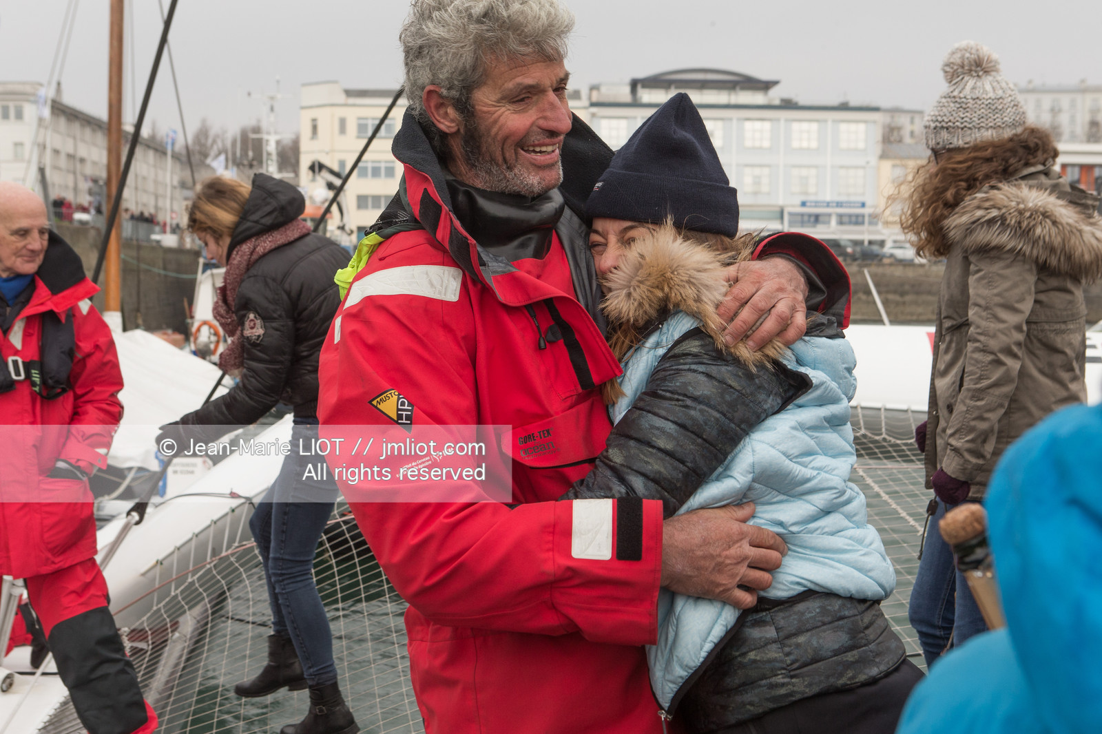 IDEC SPORT- ARRIVEE  RECORD TROPHEE JULES VERNE