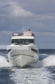 PRESTIGE 420 - PRESTIGE YACHTS