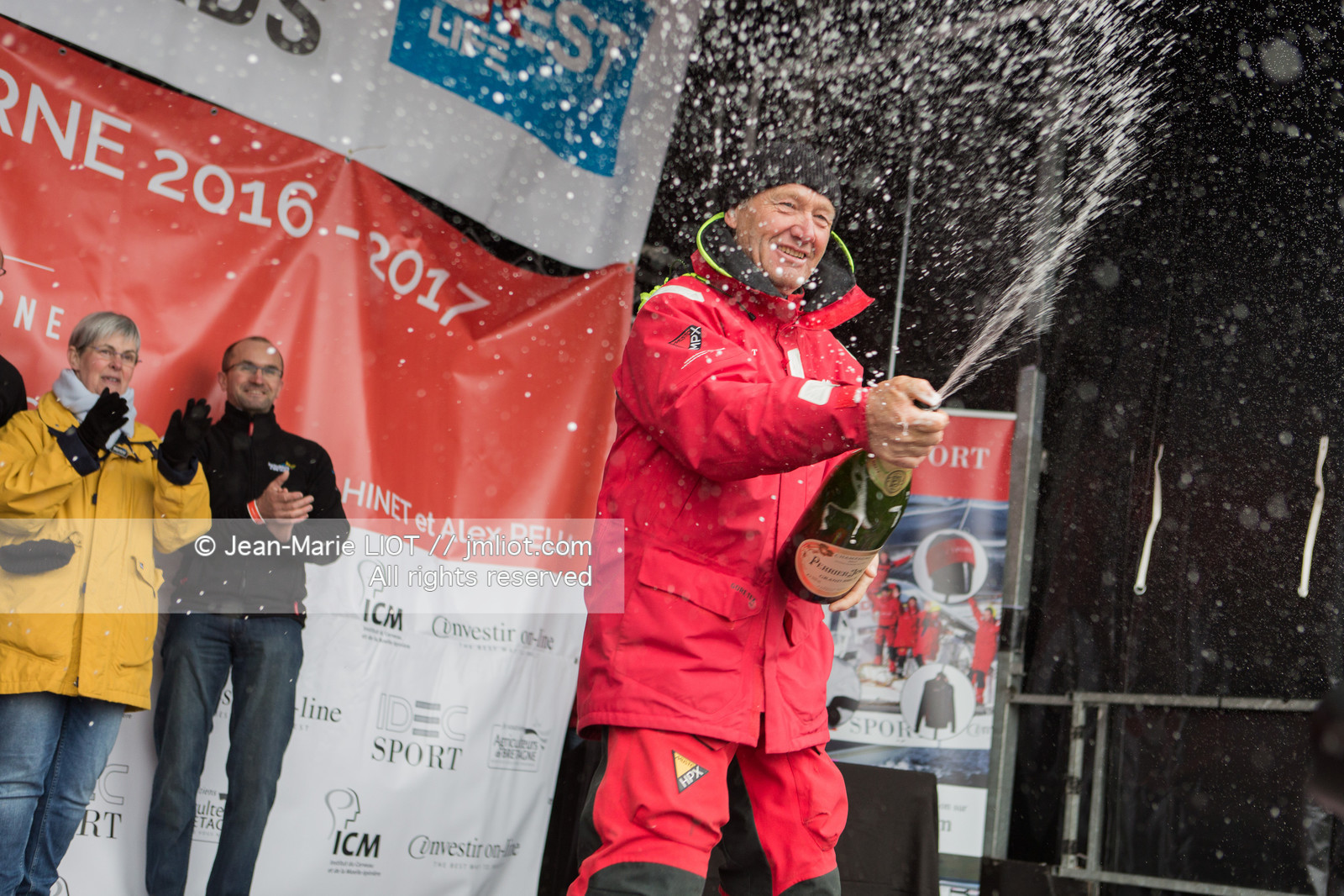 IDEC SPORT- ARRIVEE  RECORD TROPHEE JULES VERNE