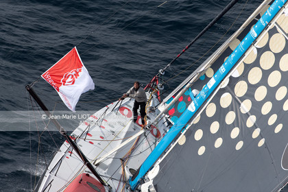 ERIC BELLION - COMME UN SEUL HOMME - VENDEE GLOBE 2016-2017