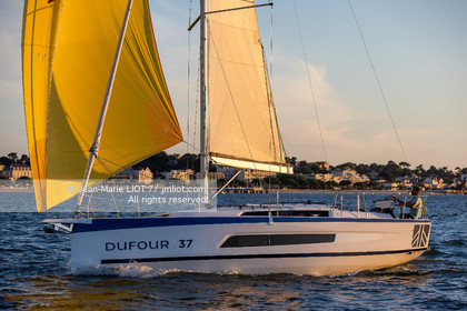 DUFOUR YACHTS 2022 - DUFOUR 37