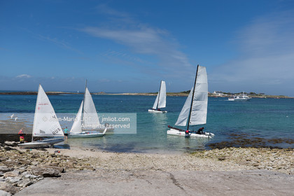 VOILES ET VOILIERS - ECOLE DE VOILE DES GLENANS