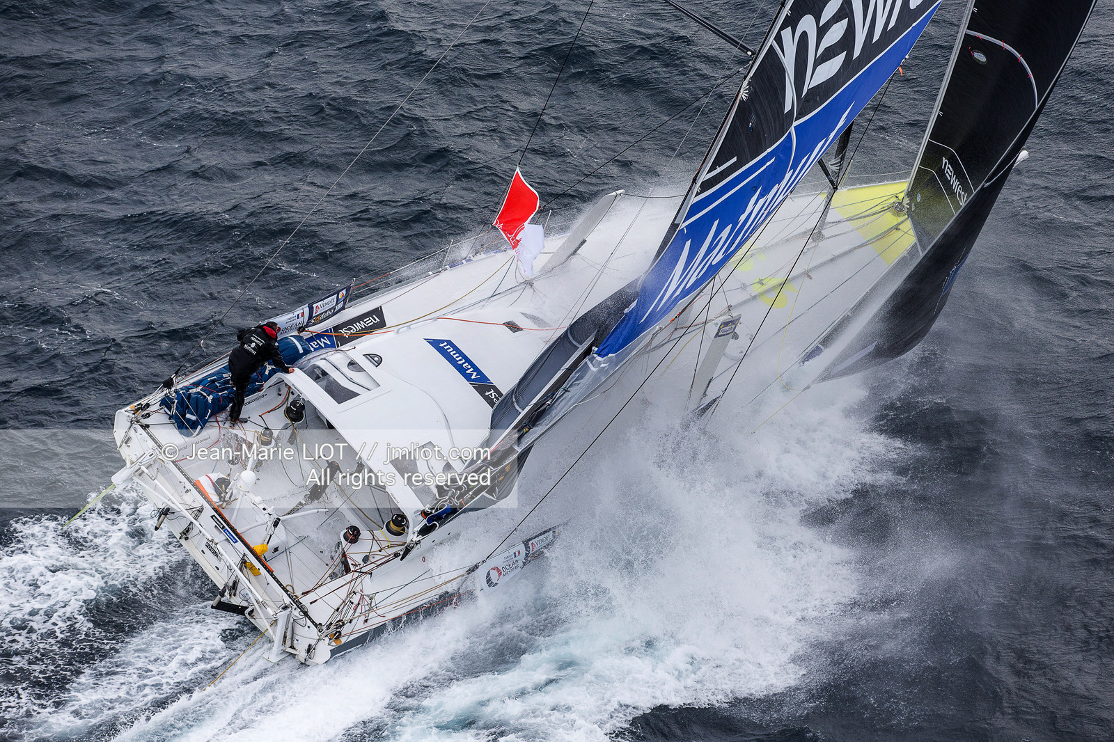 FABRICE AMEDEO - NEWREST-MATMUT - VENDEE GLOBE 2016-2017
