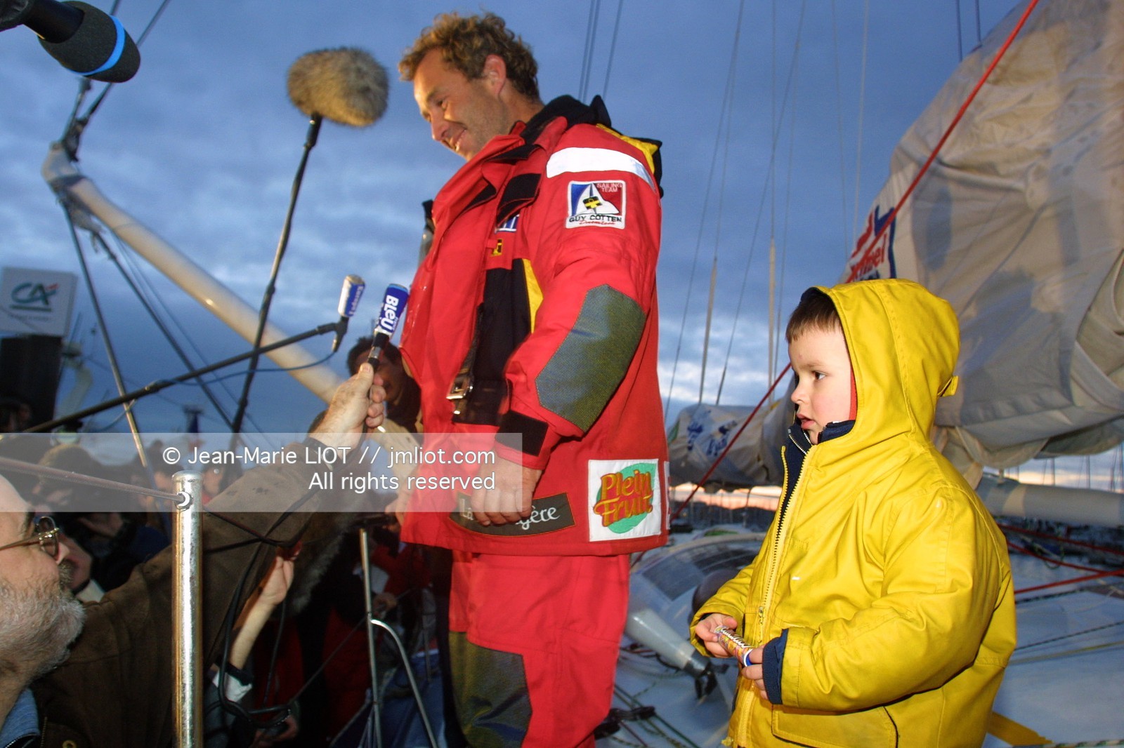 VENDEE GLOBE 2001- ARRIVEE ROLAND JOURDAIN