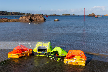 RADEAUX DE SURVIE - COMPARATIF