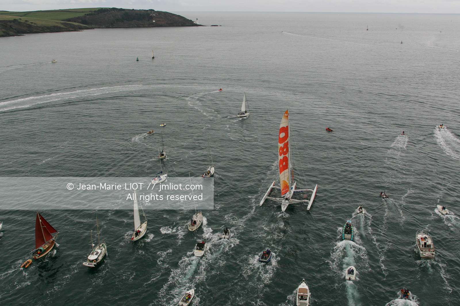 ELLE MACARTHUR - RECORD DU TOUR DU MONDE EN SOLITAIRE