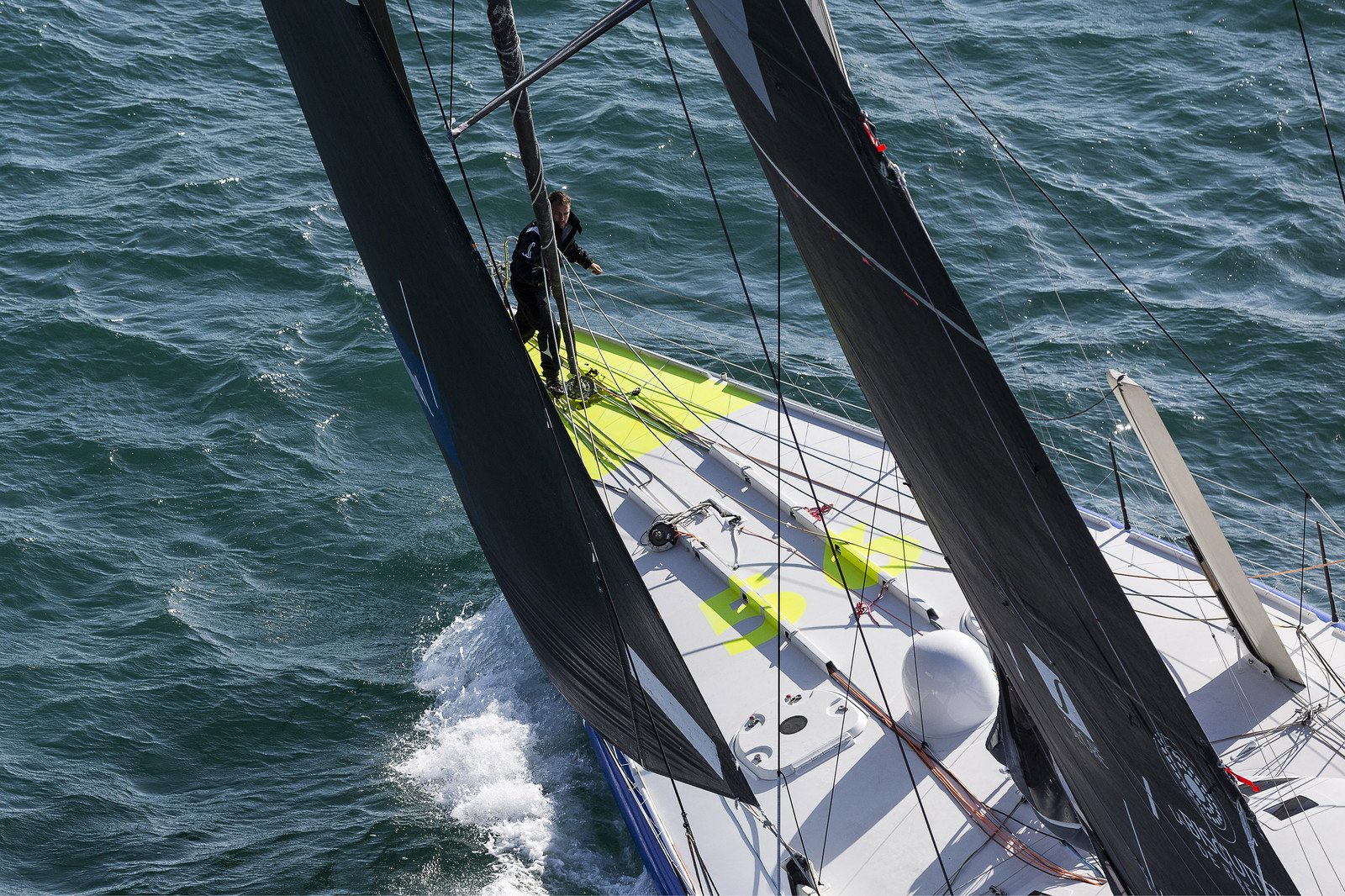 IMOCA 60 PIEDS NEWREST MATMUT - SKIPPER : FABRICE AMEDEO