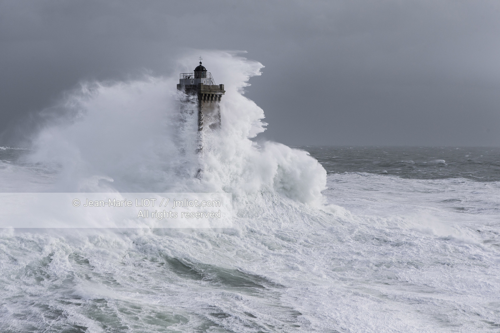France, Finistère (29), Mer d'Iroise, 8 Février 2014, Les phares de Bretagne dans la tempête Ruth, Phare de la Vieille (Vue aérienne).Photo : Jean-Marie Liot.