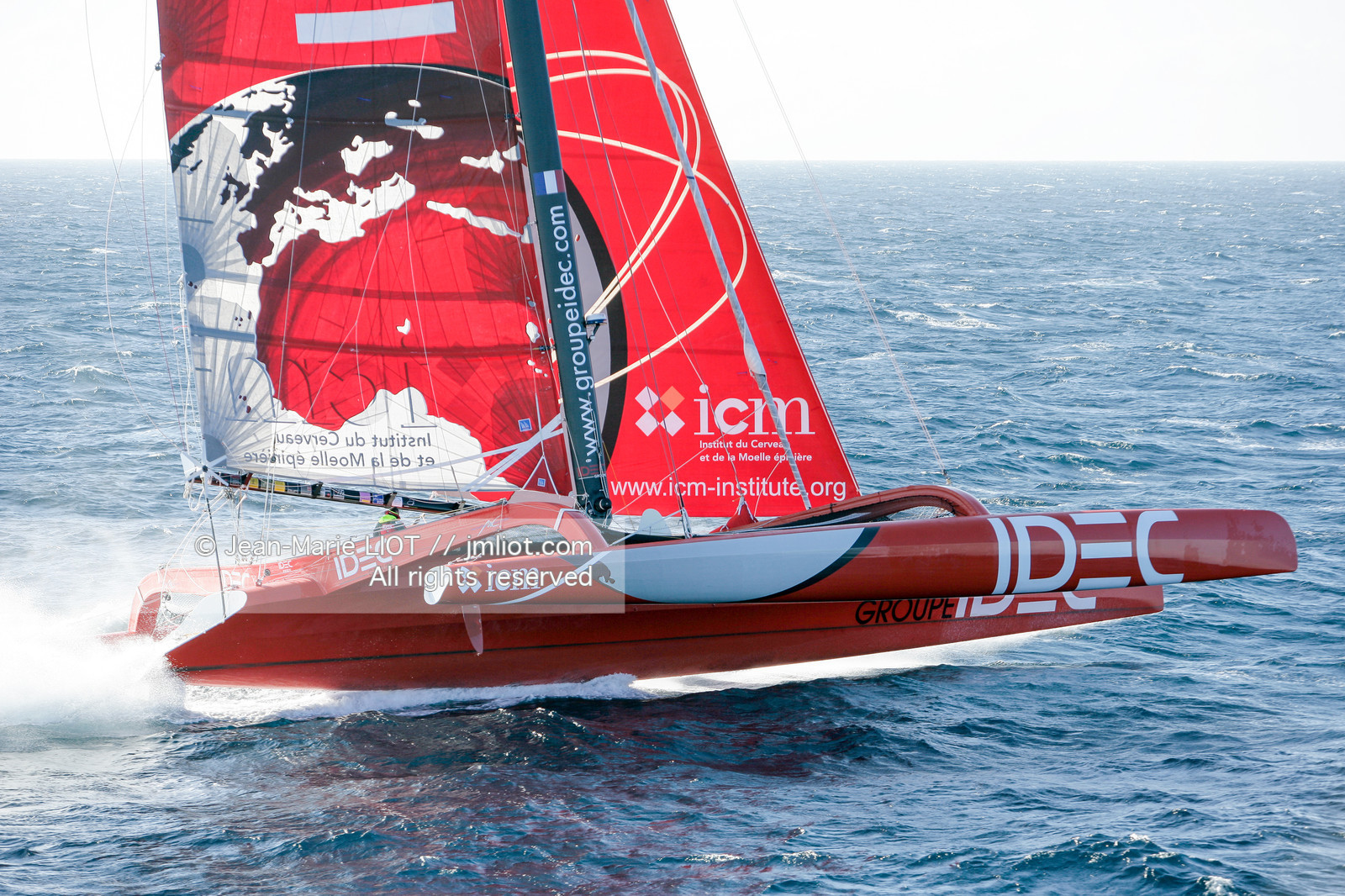 FRANCIS JOYON A L'ENTRAINEMENT SUR IDEC