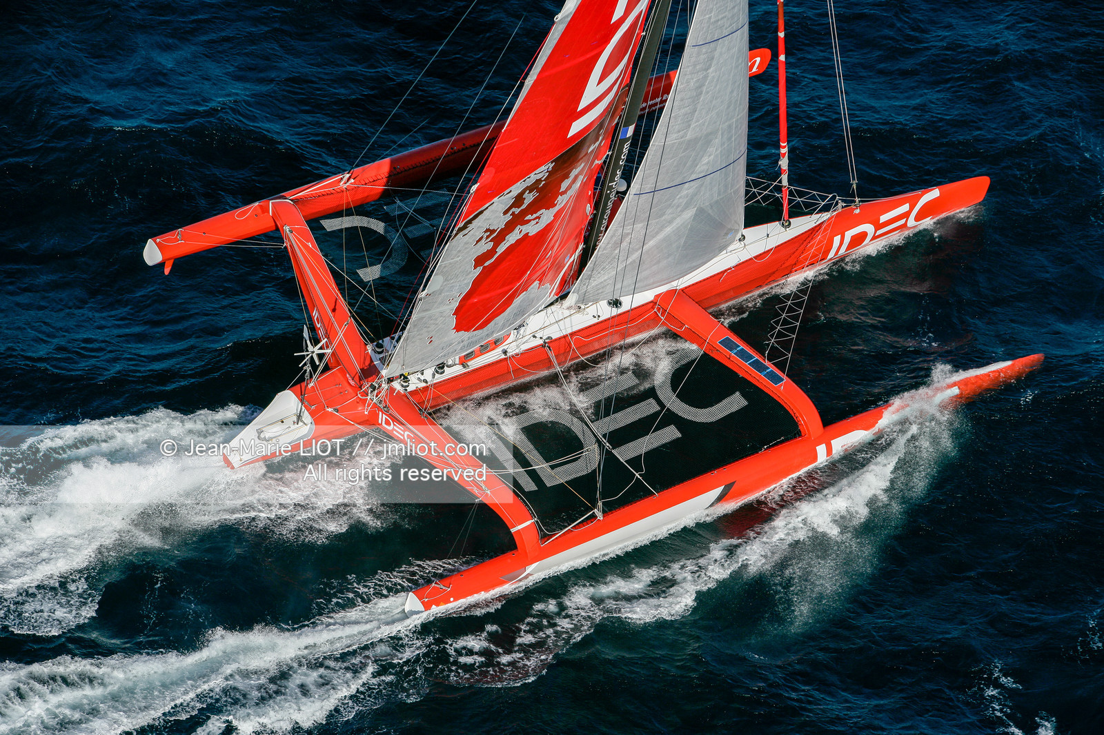 FRANCIS JOYON A L'ENTRAINEMENT SUR IDEC