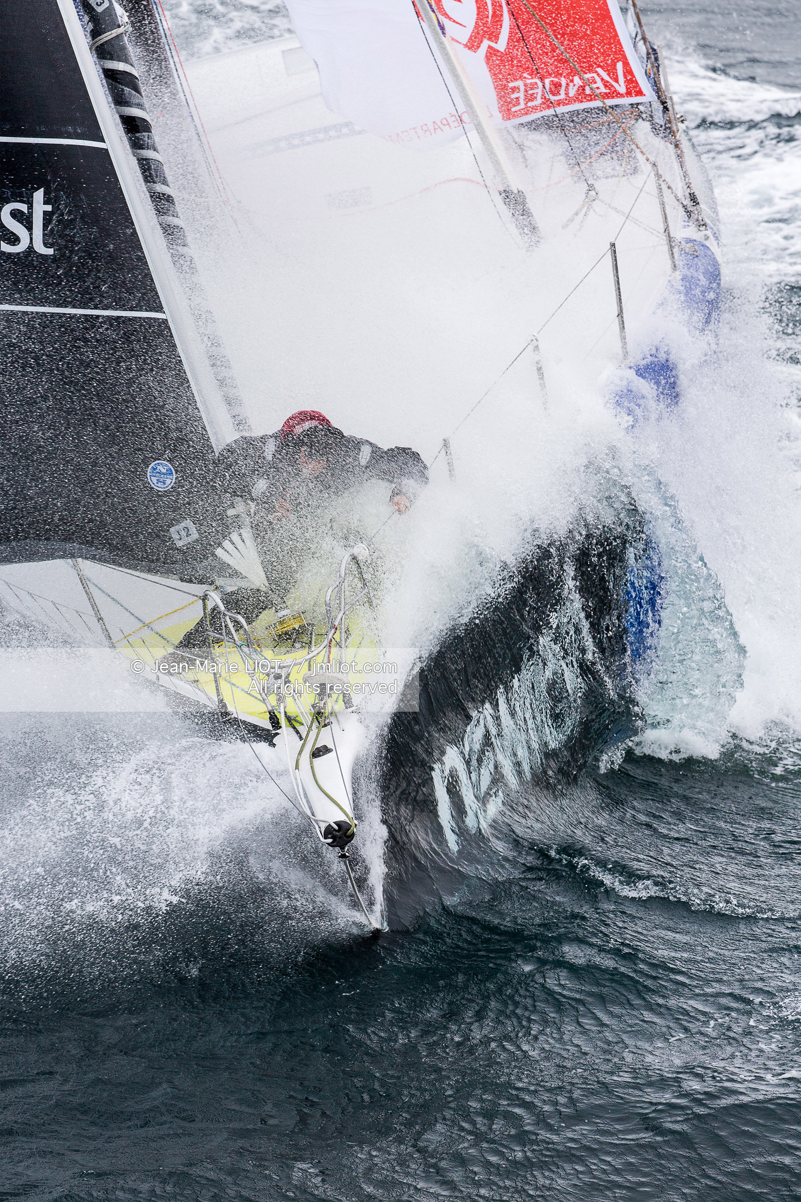 FABRICE AMEDEO - NEWREST-MATMUT - VENDEE GLOBE 2016-2017
