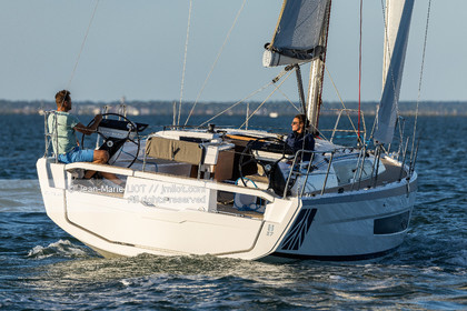 DUFOUR YACHTS 2022 - DUFOUR 37