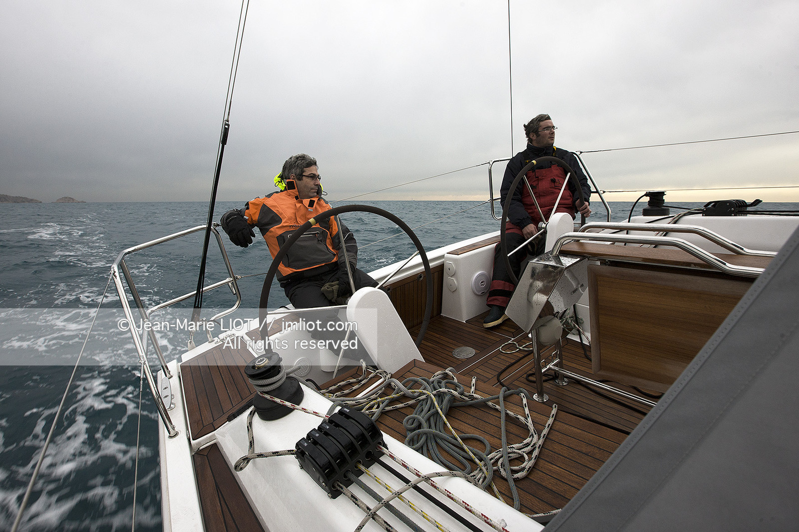 VOILE MAGAZINE - 100 MILLES A BORD