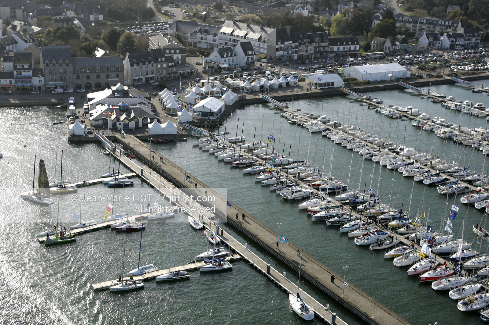 LA TRINITE-SUR-MER. VUE AERIENNE.PHOTO © JEAN-MARIE LIOT.