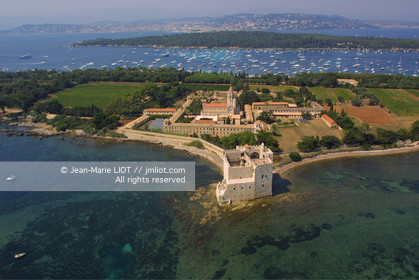 PHOTO © JEAN-MARIE LIOT.LES ILES DU LERINS.