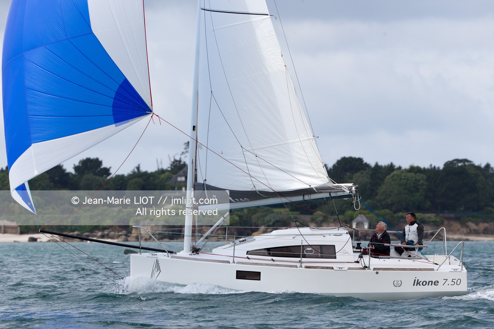 IKONE 750 - YACHT MAGAZINE ALLEMAGNE