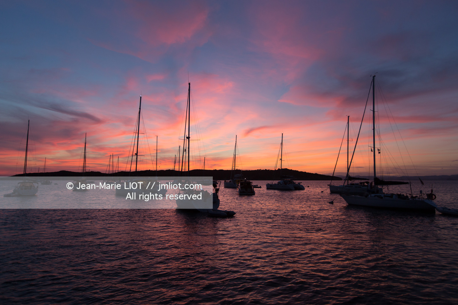 Port-Cros, au large d'Hyères dans le département du Var, petite île de 4 km de long est une réserve de la faune et la flore. Photo © Jean-Marie Liot.
