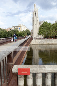 Le village de Begur et ses plages constituent l'un des lieux les plus touristique de la Costa Brava..La cote de begur bénéficie d'un littoral d'une grande beauté composé de falaises, de criques d'eau cristallines, de pinedes.....Photo © Jean-Marie Liot.