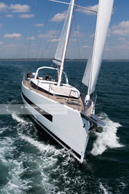 OCEANIS YACHT 62