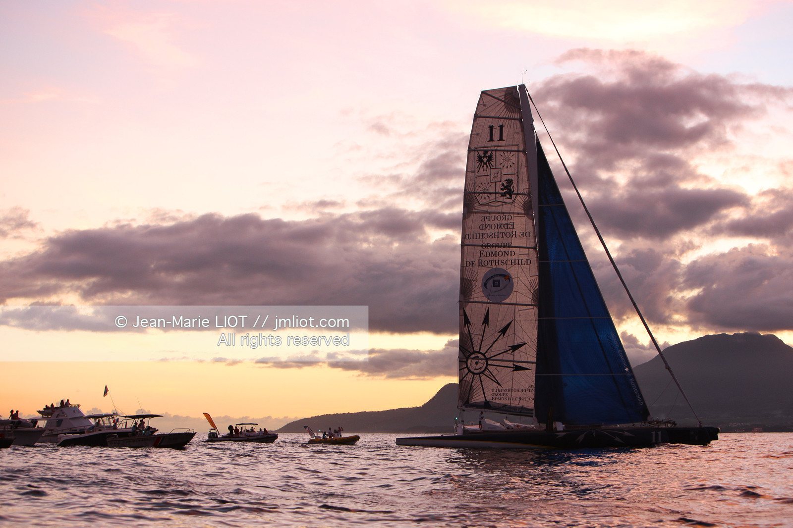 ROUTE DU RHUM 2010 - ARRIVEE YANN GUICHARD