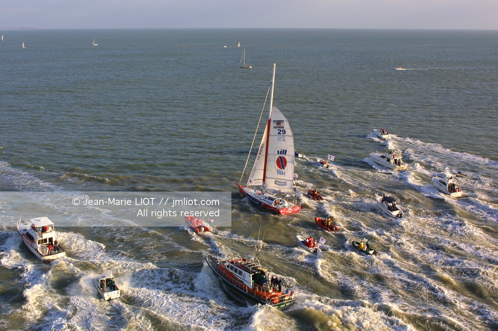 VENDEE GLOBE 2001- ARRIVEE ROLAND JOURDAIN