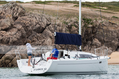 J COMPOSITES 2016 - J112E