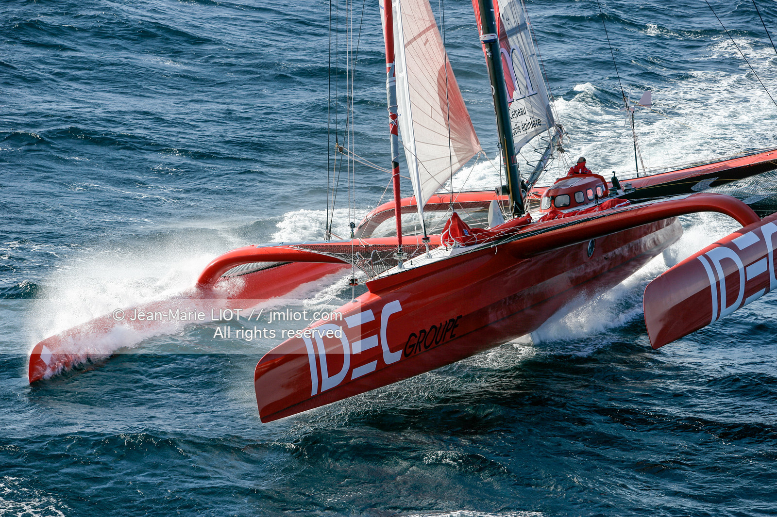 FRANCIS JOYON A L'ENTRAINEMENT SUR IDEC