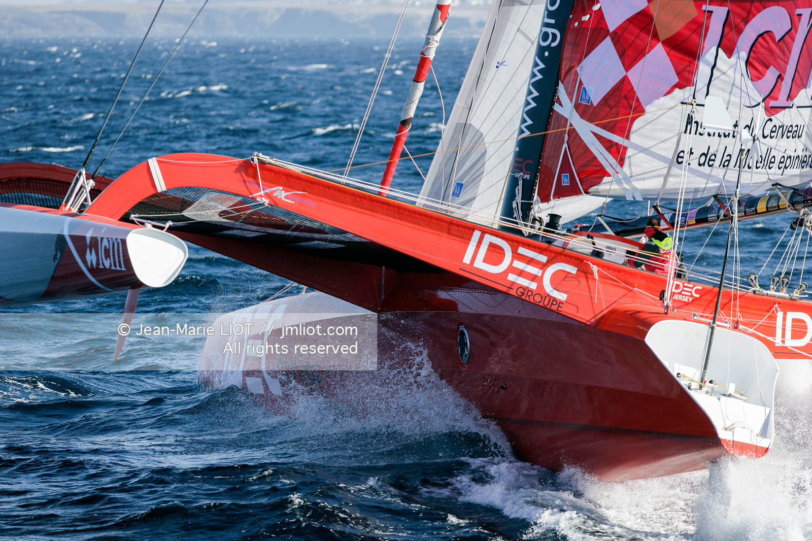 FRANCIS JOYON A L'ENTRAINEMENT SUR IDEC