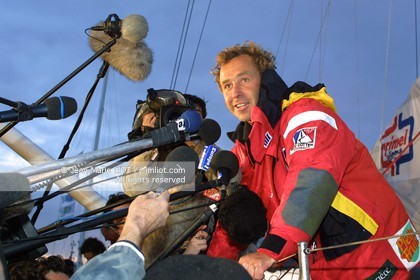 VENDEE GLOBE 2001- ARRIVEE ROLAND JOURDAIN