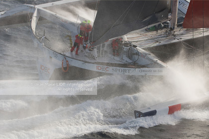 MAXI TRIMARAN IDEC SPORT 2015 - BANQUE D'IMAGES