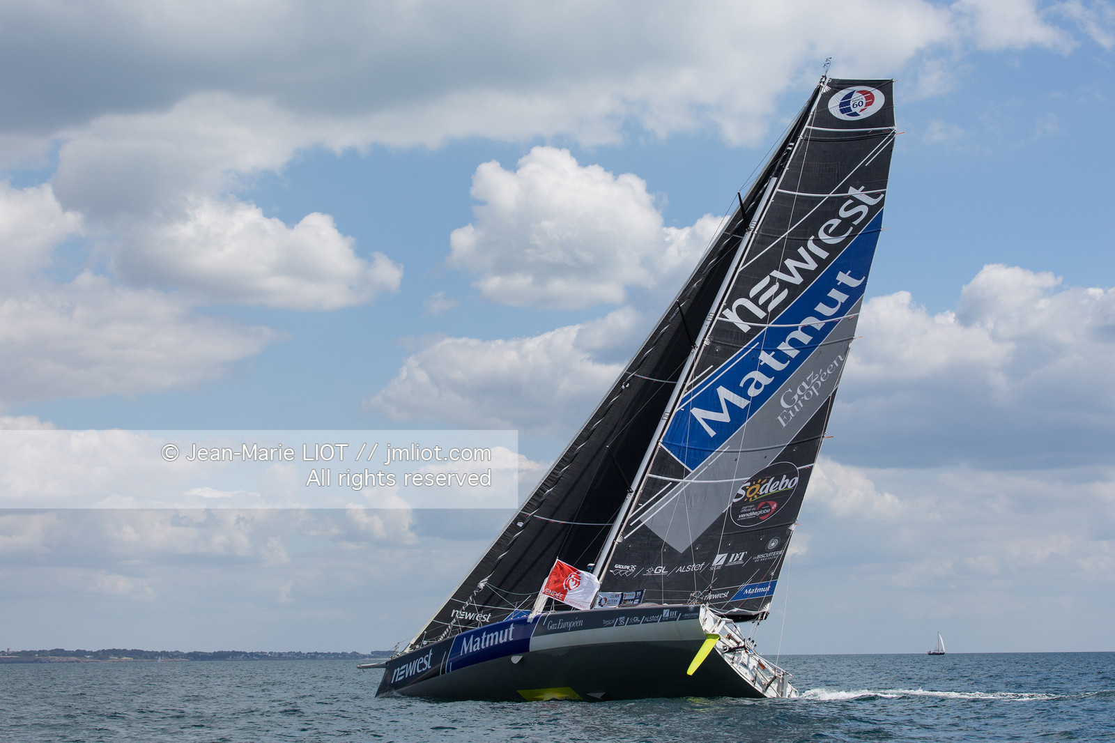 FABRICE AMEDEO - NEWREST MATMUT - VENDEE GLOBE 2016-2017