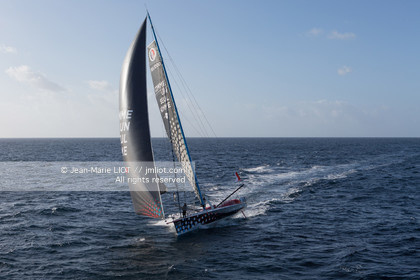 ERIC BELLION - COMME UN SEUL HOMME - VENDEE GLOBE 2016-2017